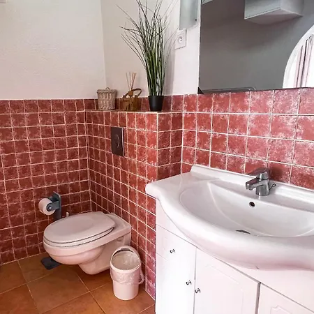 Holiday home Mazet Bord De Piscine Partagee - Parking - Bbq - Draps Inclus