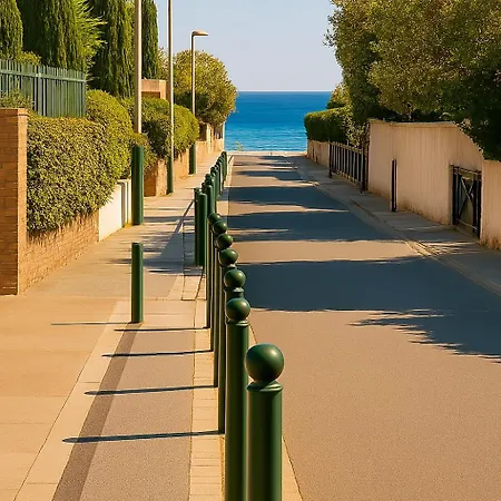 Mazet Bord De Piscine Partagee - Parking - Bbq - Draps Inclus *