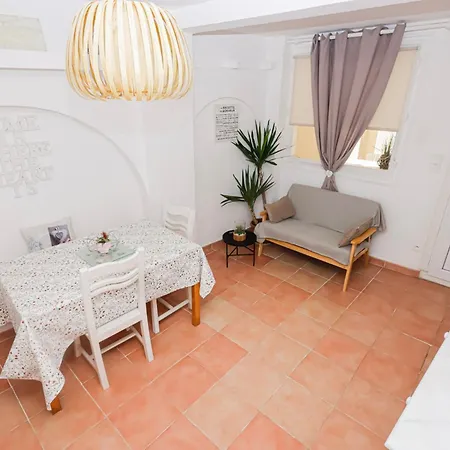 Holiday home Mazet Bord De Piscine Partagee - Parking - Bbq - Draps Inclus