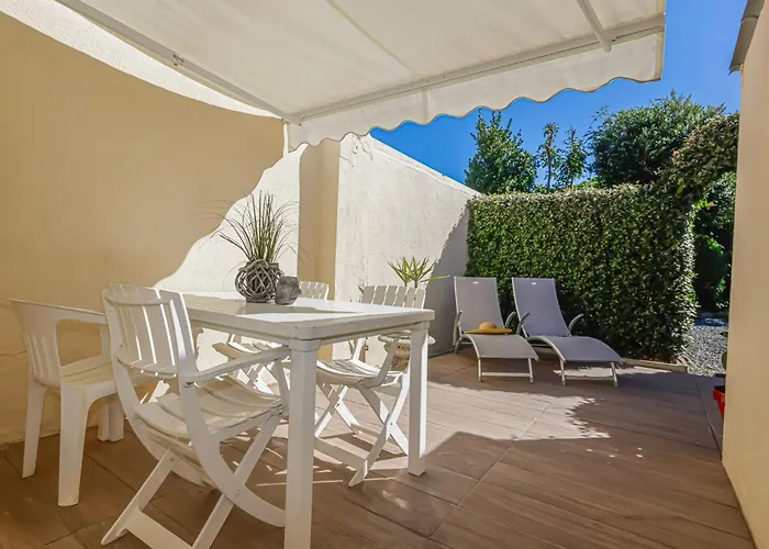 Mazet Bord De Piscine Partagee - Parking - Bbq - Draps Inclus *