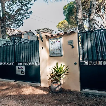 Reve D'azur, Mazet En Bord De Mer, Parking, Piscine Partagee, Terrasse Bbq & Draps Inclus La Nartelle, 1 Salon, 1 Chambre, 1 Cuisine , 1 Sdb *