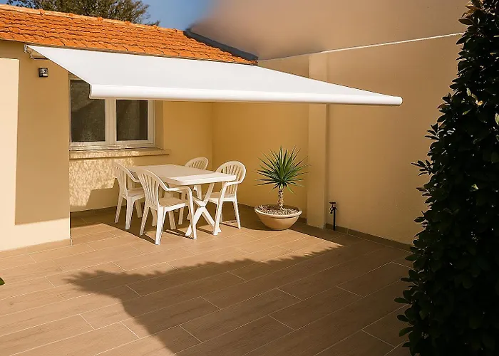 Feriehus Mazet Bord De Piscine Partagee - Parking - Bbq - Draps Inclus Sainte-Maxime