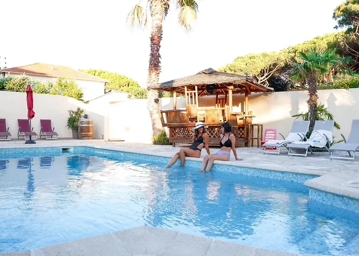 Mazet Bord De Piscine Partagee - Parking - Bbq - Draps Inclus *