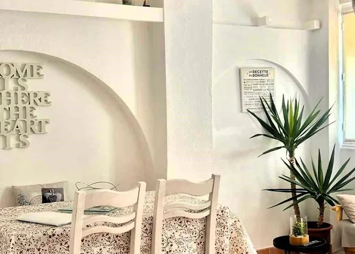 Mazet Bord De Piscine Partagee - Parking - Bbq - Draps Inclus