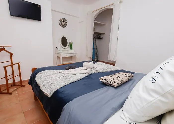 Mazet Bord De Piscine Partagee - Parking - Bbq - Draps Inclus Feriehus